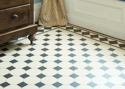 Original Style Victorian Floor - Chesterfield Pattern with Melville Border in Dover White and Black