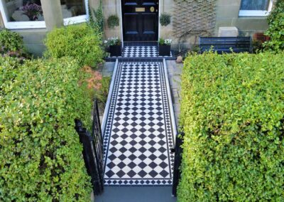 Original Style Victorian Floor - Dorchester in Black and Dover White