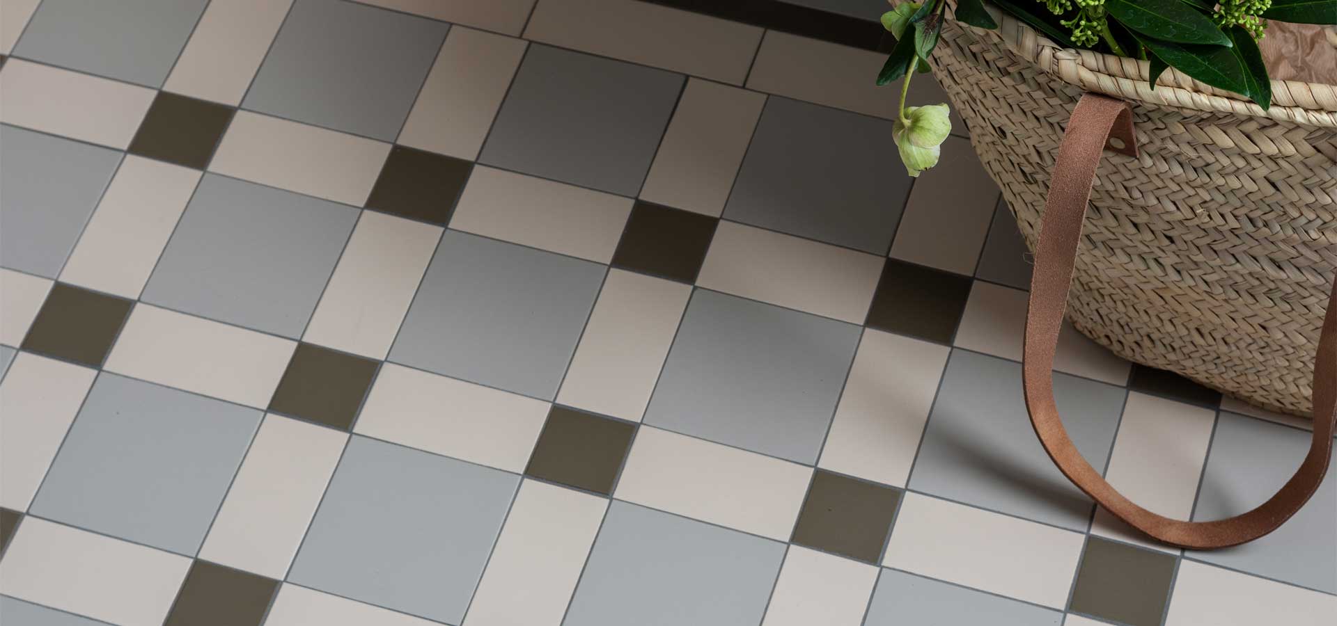 Original Style Victorian Floor Tiles - Brighton Pattern in Grey, White and Green Slider